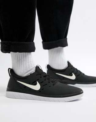 nike nyjah on feet