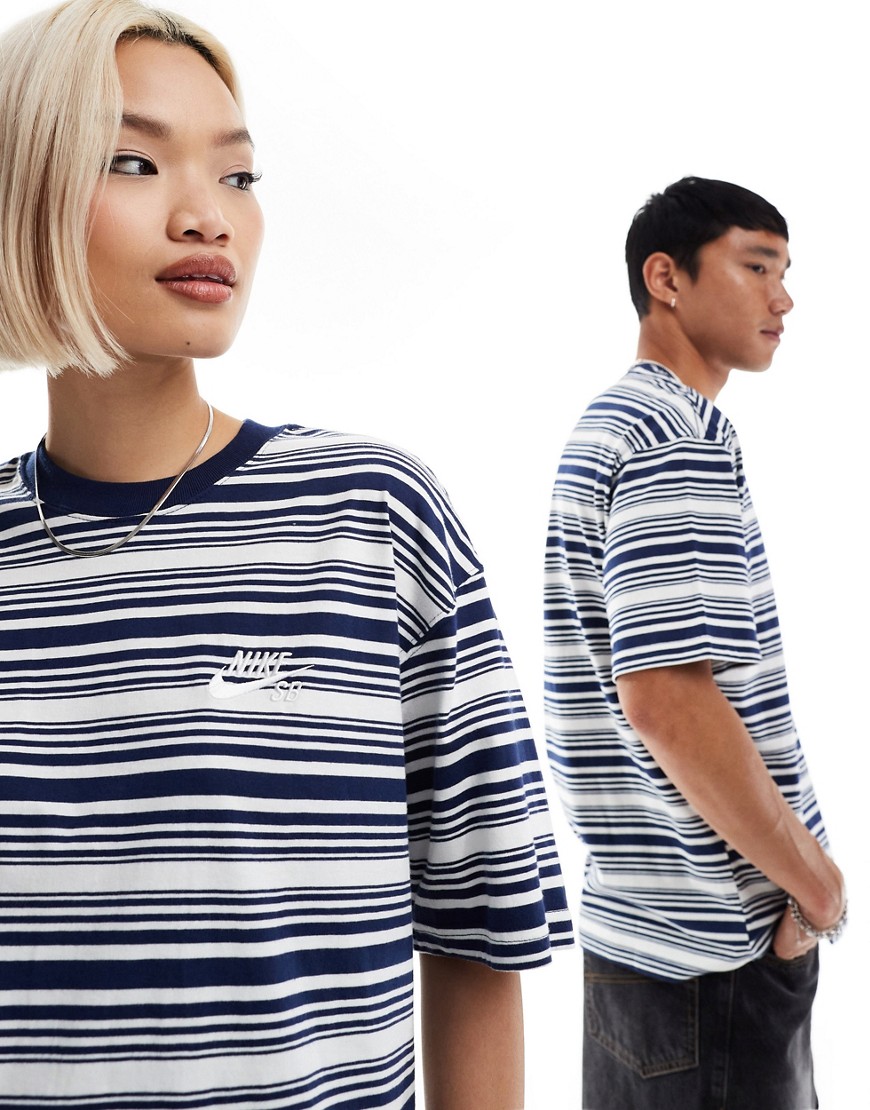 Nike SB stripe logo t-shirt in navy and white-Grey