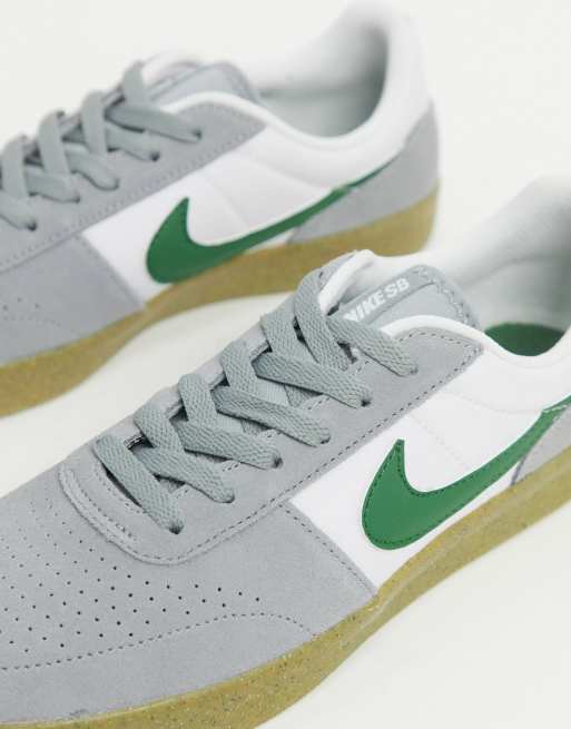 Nike sb team hot sale classic gum