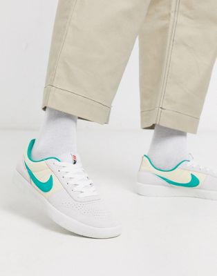 Nike SB Team Classic trainers in off 