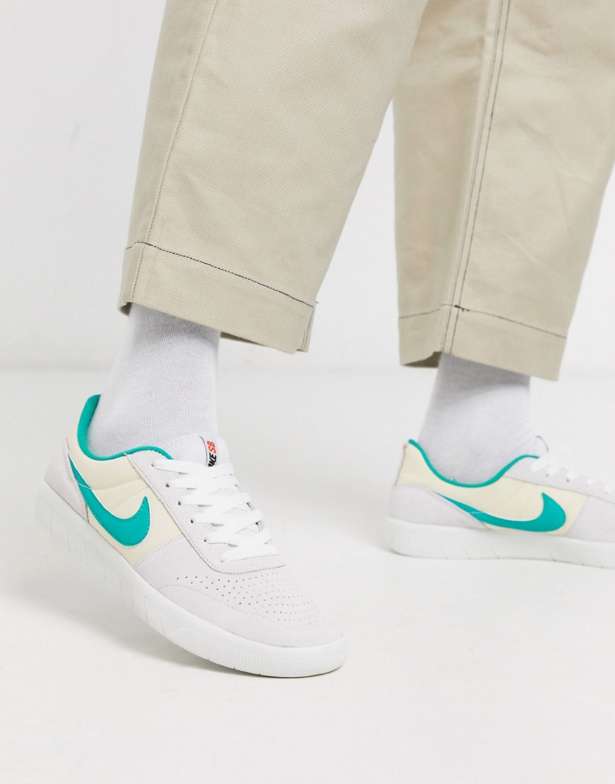 Nike SB Team Classic trainers in off white/green