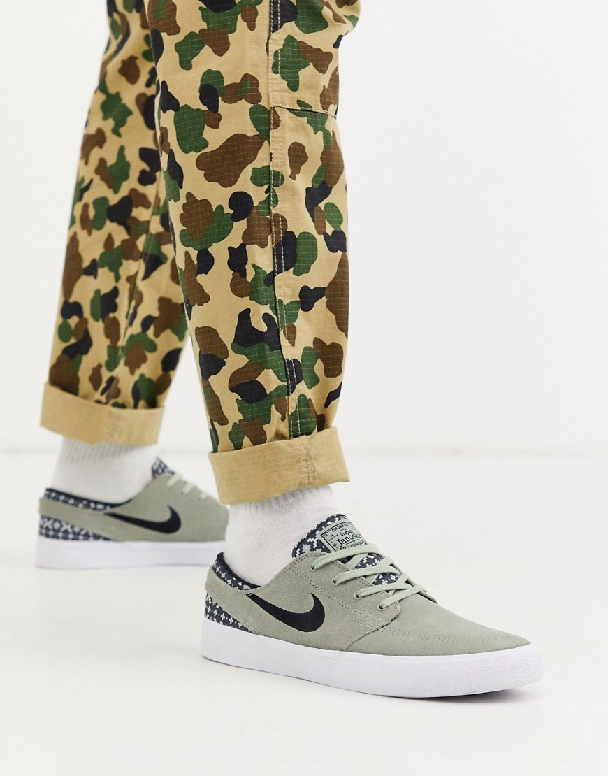 Nike SB Zoom Janoski trainers with nomad print in green