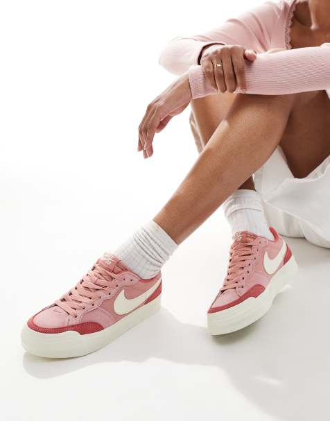 Nike SB - Zoom Pogo Plus - Sneakers in roze en wit - view 1