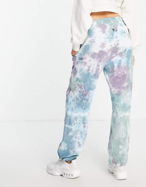 Nike Seasonal Classics Pack acid wash loose fit cuffed sweatpants