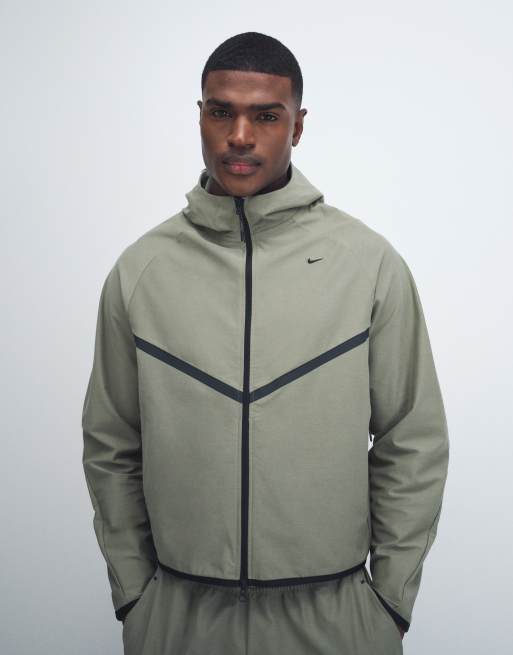 Nike Tech – Shori – Krótki dres w jasnym odcieniu khaki, 2 z 3