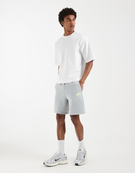 Nike - Short en maille polaire technique - Gris et vert volt - view 1