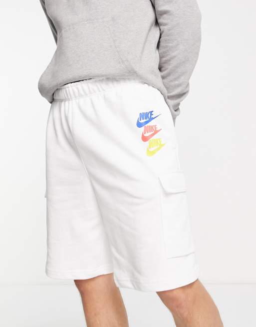Nike - Short met logo's in meerdere kleuren in wit