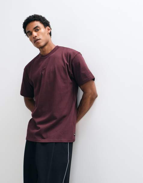 Nike short-sleeved crew neck t-shirt in burgundy - view 1