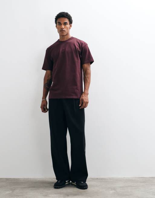 Nike short-sleeved crew neck t-shirt in burgundy, 2 of 9