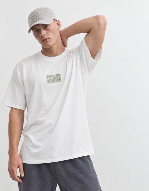 Nike short-sleeved t-shirt in white with floral patch, 7 of 9