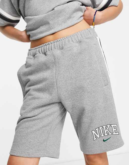 Nike Short unisexe r tro style universitaire en molleton Gris