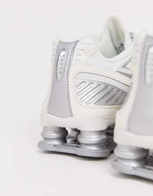 nike shox creme