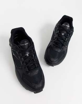 nike shox enigma 9000 trainers in black and silver