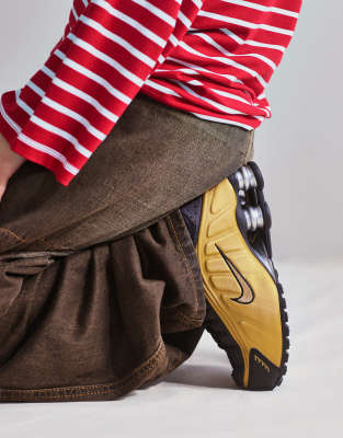 Nike - Shox R4 - Baskets - Doré et noir