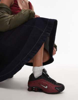 Nike - Shox R4 - Baskets - Noir et rouge