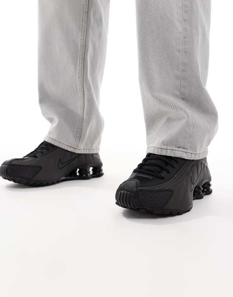 Nike - Shox R4 - Baskets - Noir - view 1