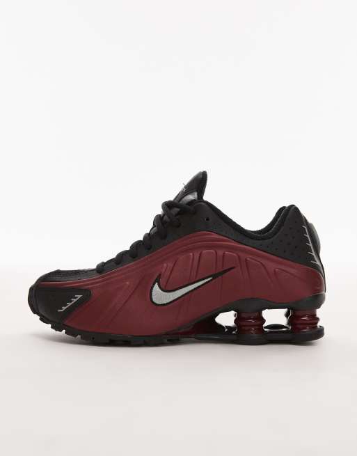 Nike – Shox R4 – Sneaker in Schwarz und Rot, 2 von 5