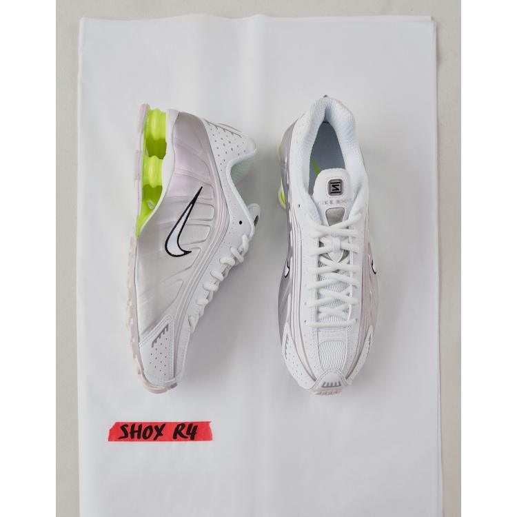 Nike Shox R4 Sneakers bianche e argento