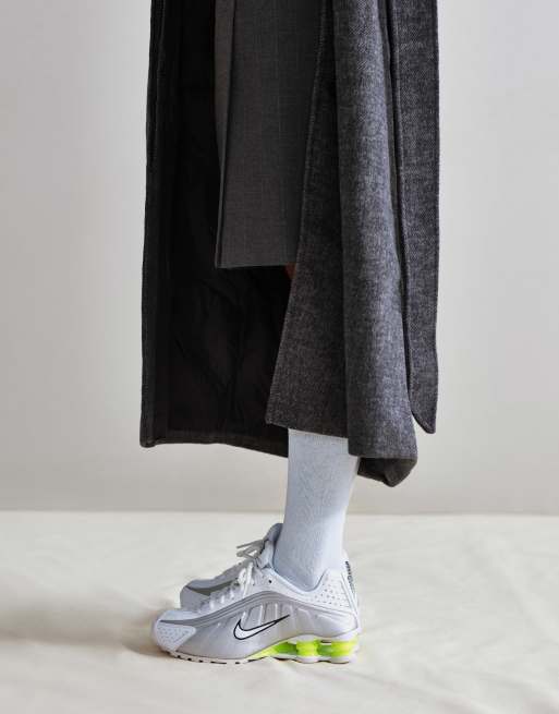 Nike shox bianche e argento online