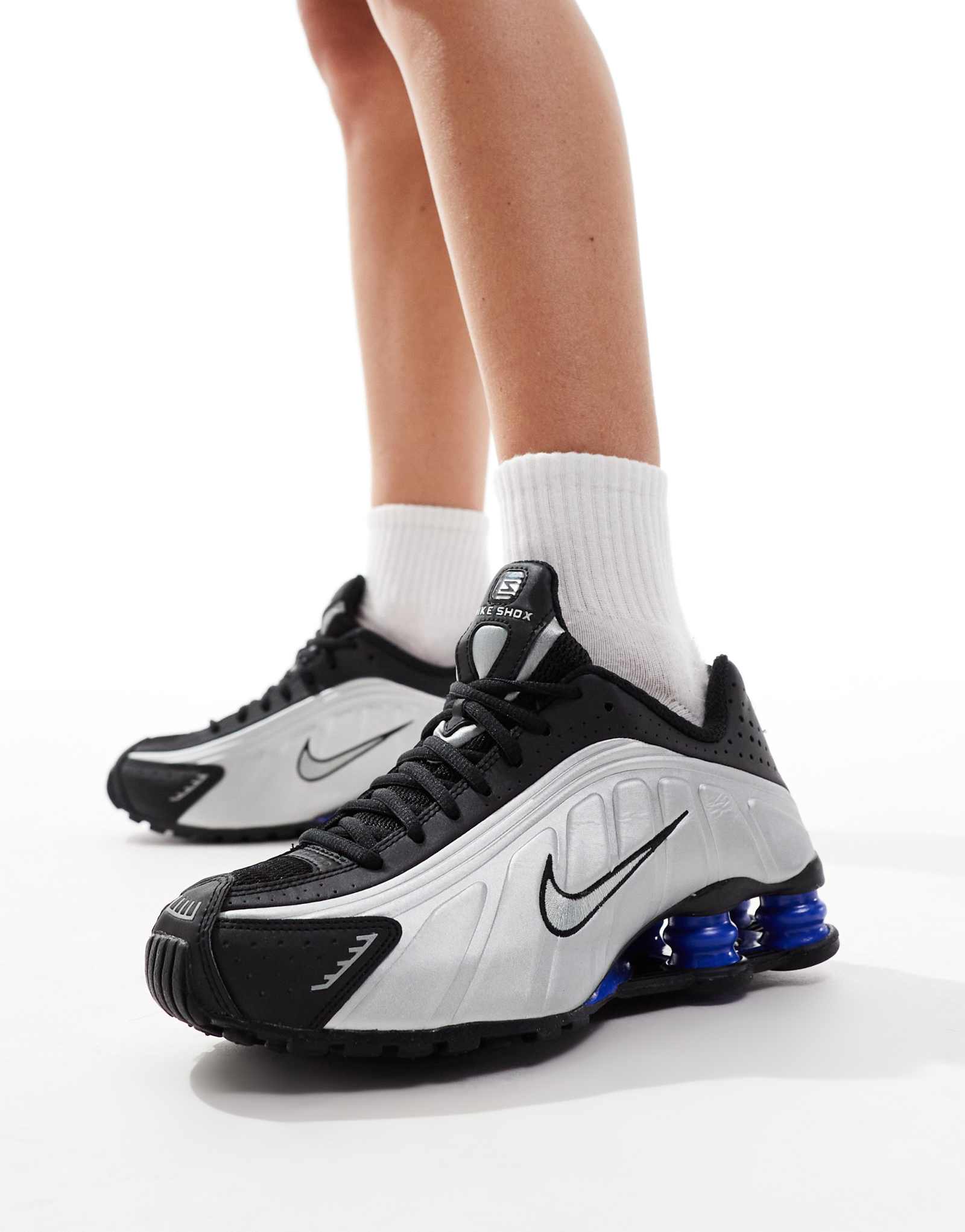 Кроссовки Nike Shox R4 черного и серебристого цветов