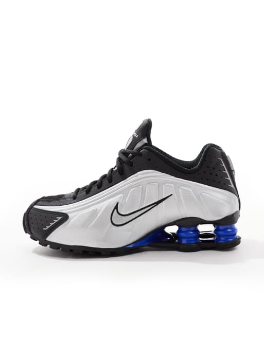 Nike Shox r4 triple black white スニーカー