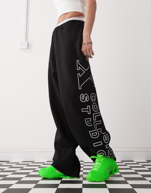 Nike Shox R4 sneakers in green