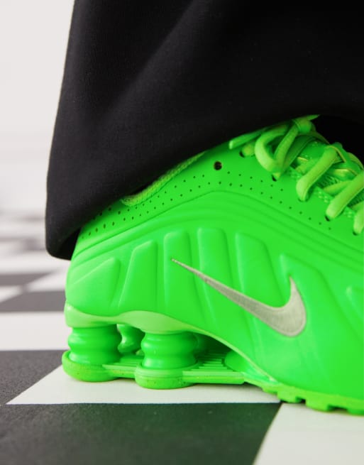 Nike Shox R4 sneakers in green, 4 of 5