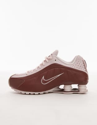 Nike Shox R4 Sneakers In Pink