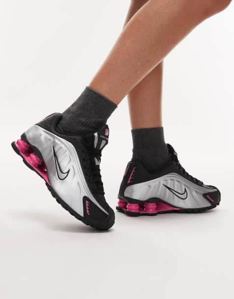 Nike Shox R4 sneakers in pink and metallic silver - view 1