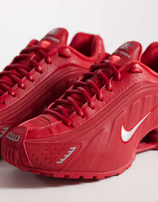 Nike Shox R4 sneakers in red | ASOS