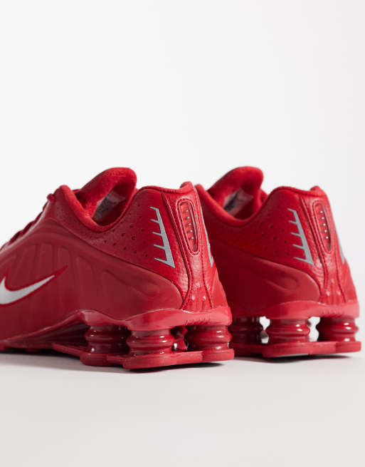 Nike Shox R4 sneakers in red, 4 of 5