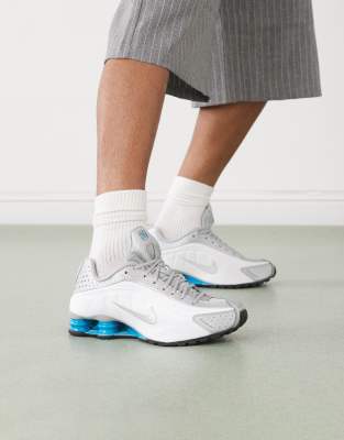 Nike Shox R4 Sneakers