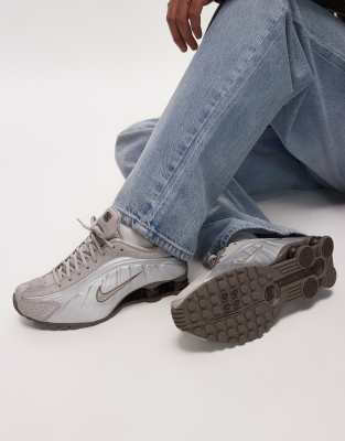  Shox R4 trainers in brown and silver