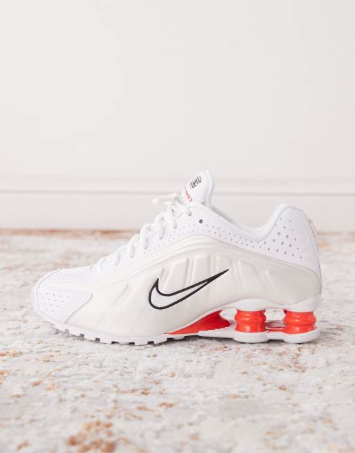Nike Shox R4 trainers in white and red | ASOS