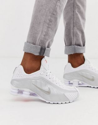 Nike Shox R4 trainers in white | ASOS