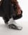 Thumbnail 1 van 5