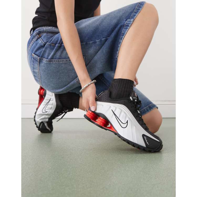Nike Shox R4 unisex trainers in black and silver | ASOS