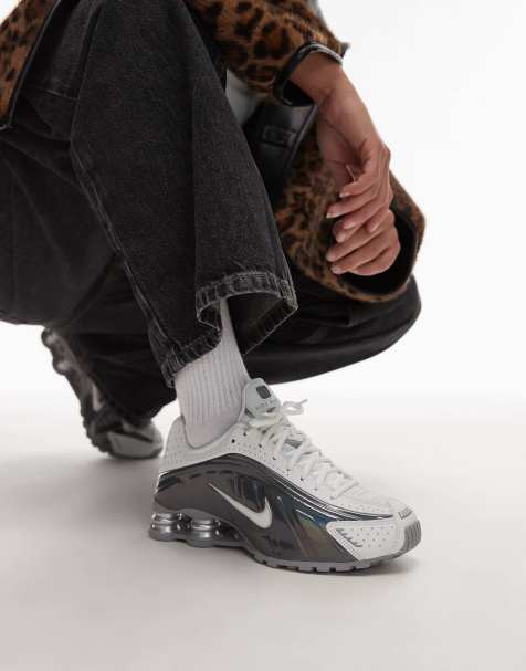 Nike Shox R4  unisex trainers in white and metallic purple - view 1