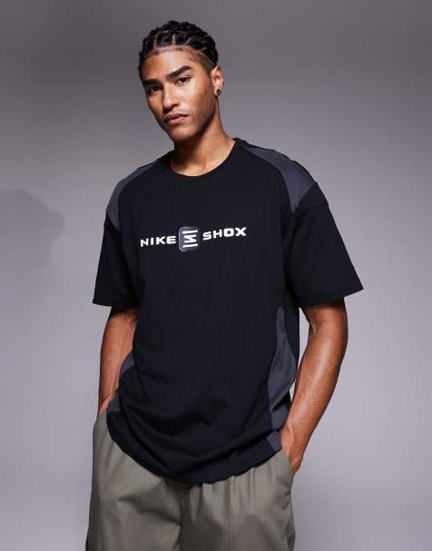 Nike – Shox – T-Shirt in Schwarz und Grau - view 1