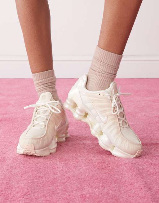 Nike – Shox TL – Buty sportowe w kolorze złamanej bieli z perłowym wykończeniem