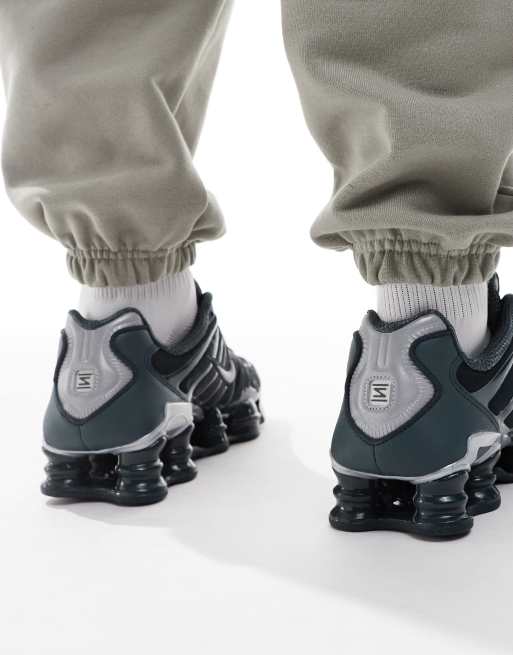 Nike – Shox TL – Mörkgröna och silverfärgade sneakers, 3 av 5