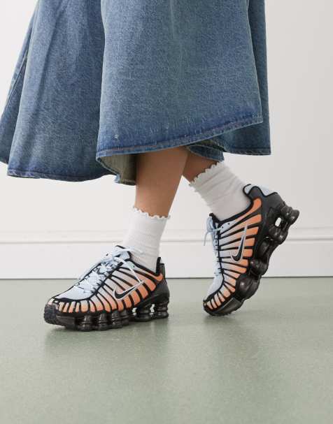 Nike – Shox TL – Sneaker in Orange und Schwarz - view 1