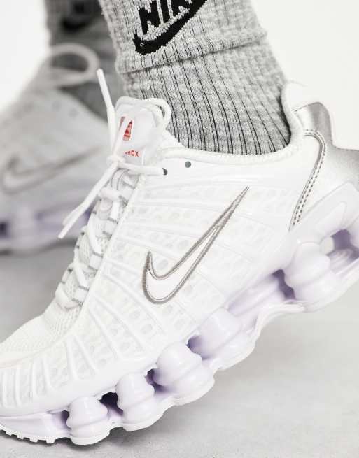 Nike Shox TL Sneakers bianche unisex ASOS