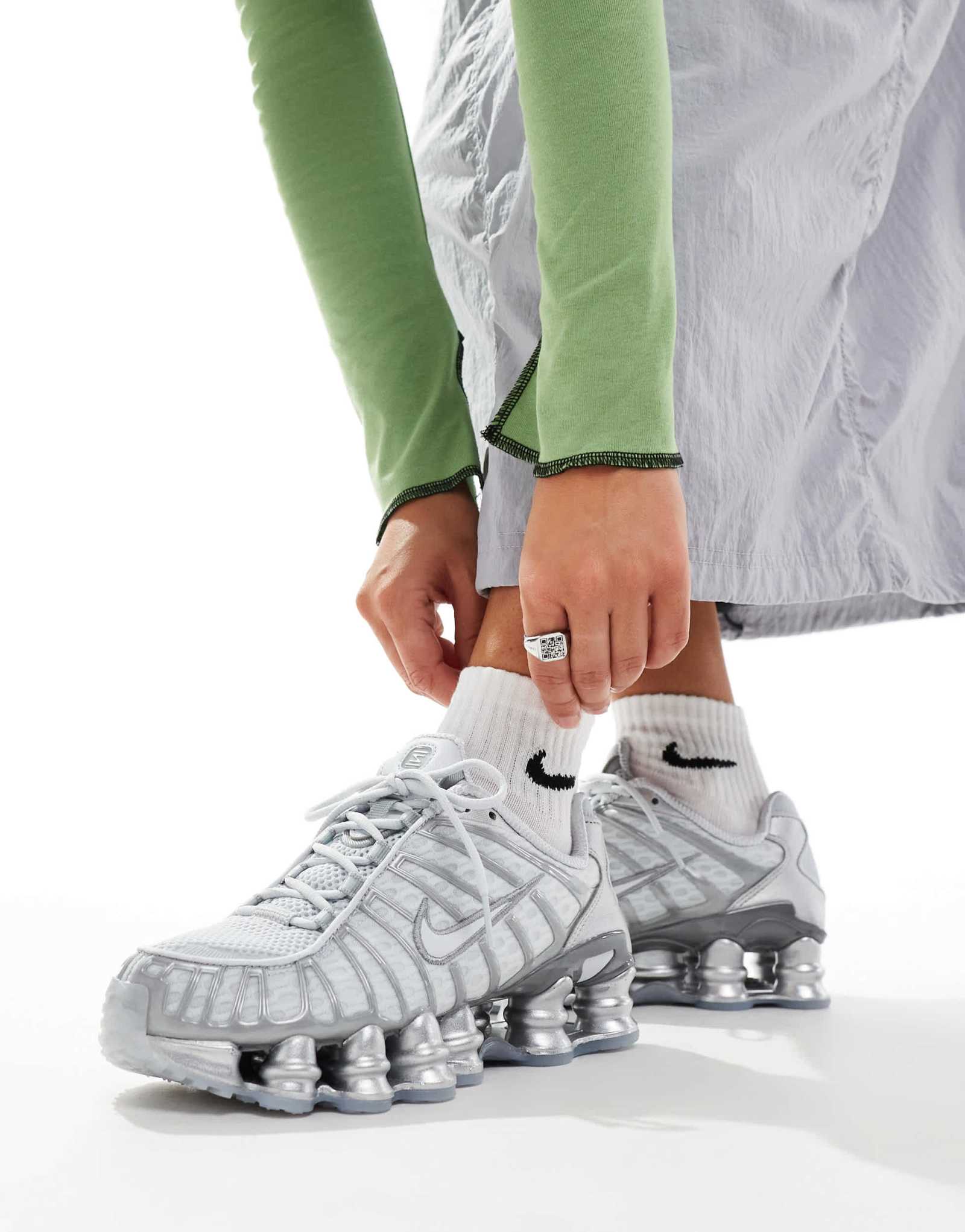 Кроссовки Nike Shox TL серого и серебристого цветов