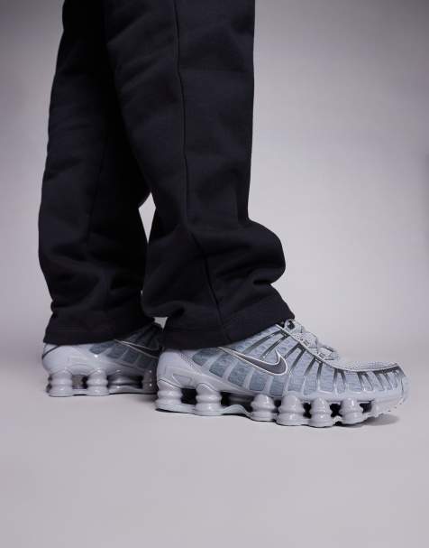 Nike - Shox TL - Sneakers in grijs en zilver - view 1