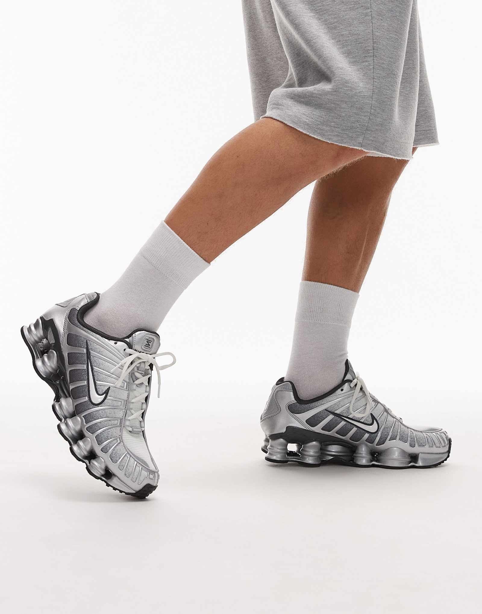 Кроссовки Nike Shox TL серебристого цвета 