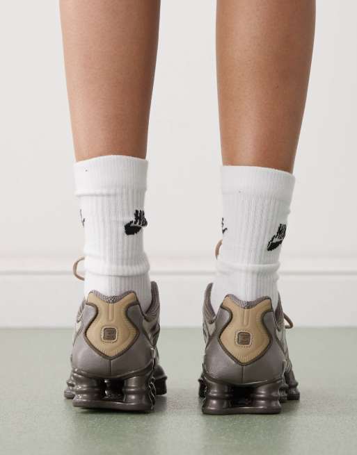 Nike Shox TL trainers in brown