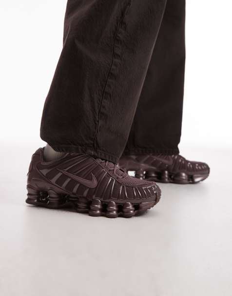 Nike Shox TL trainers in brown - view 1