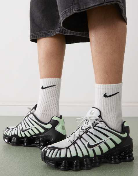 Nike Shox TL trainers in green and black - view 1