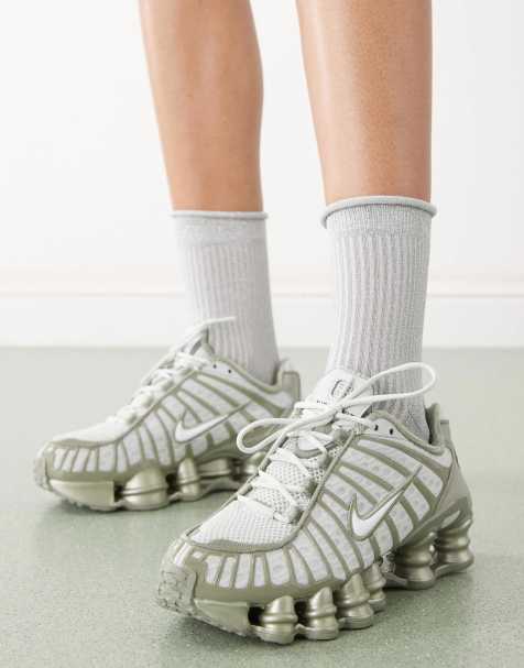 Nike Shox TL trainers in green - view 1